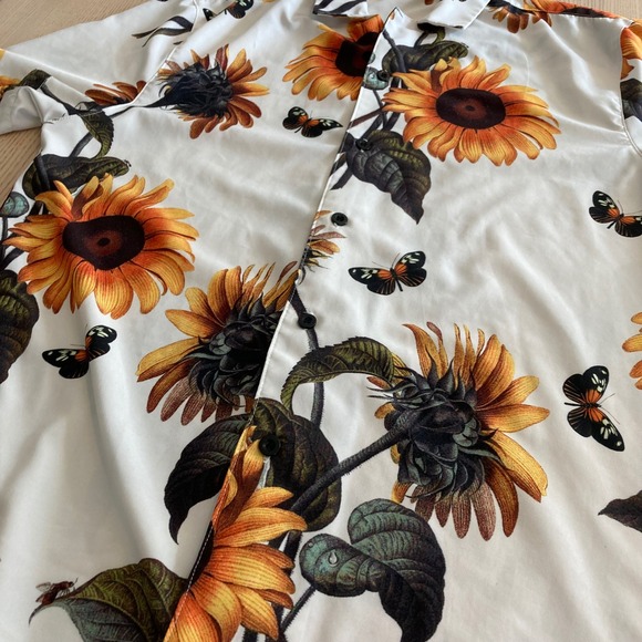PacSun Womens Small Button Down‎ Shirt Sunflower Print Butterfly Fall Nature - Picture 3 of 6